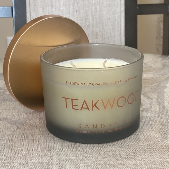 Lot of 2 SAND AND FOG 12 oz. Screenprint Teakwood Candle - Picture 9 of 10